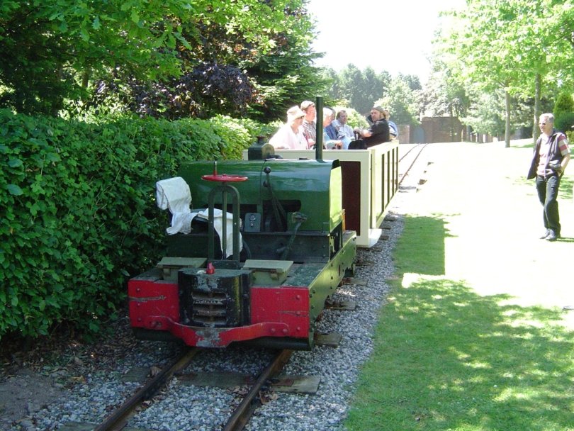 The garden railway - Narrow Gauge railway Photo Gallery