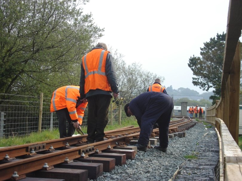 Setting the points - Narrow Gauge railway Photo Gallery
