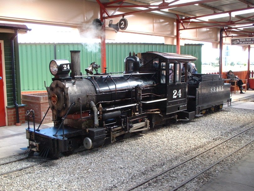 SR&RL #24 at Lakeside station - Narrow Gauge railway Photo Gallery