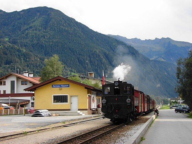 Zillertalbahn nbr. 2 arriving at Ramsau Hippach