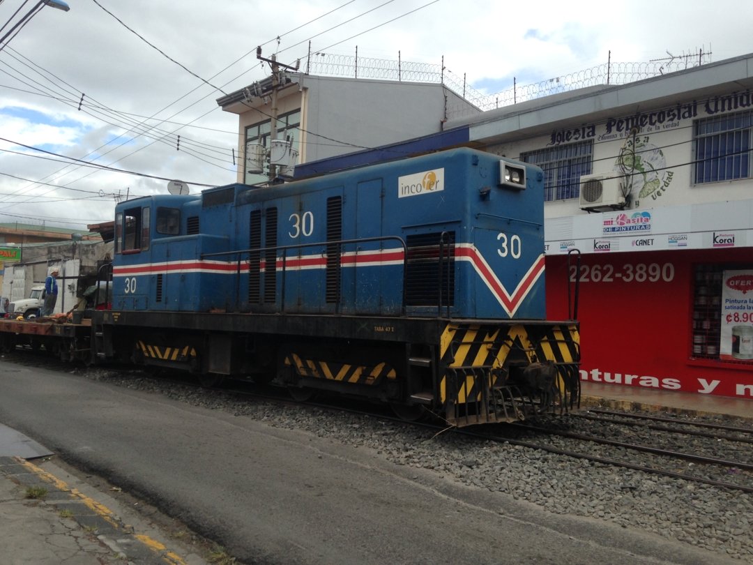 Incofer 30 on PW train at Heredia station