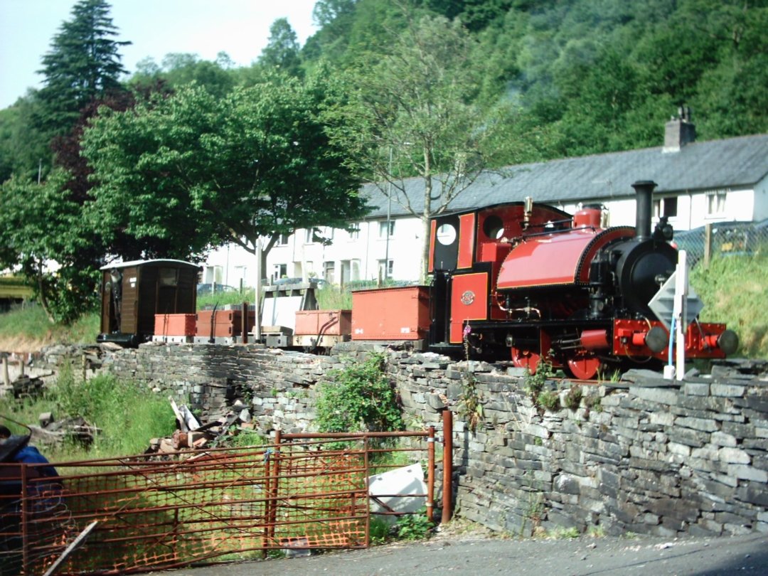 Corris No.3 with demonstration goods train
